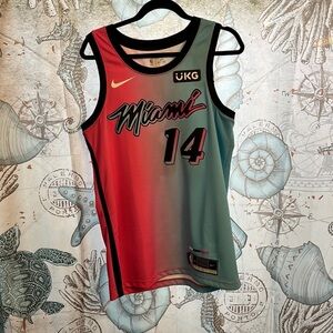 *NWT* MIAMI HEAT Tyler Herro Vice Men’s M Jersey Rare